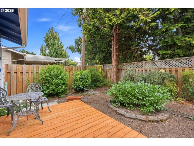1352 ASTOR Way, Woodburn, OR 97071