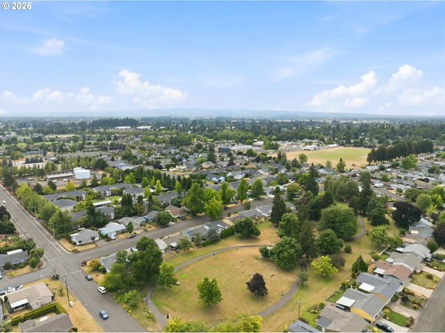 1352 ASTOR Way, Woodburn, OR 97071