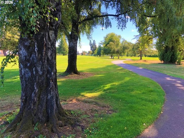 1352 ASTOR Way, Woodburn, OR 97071