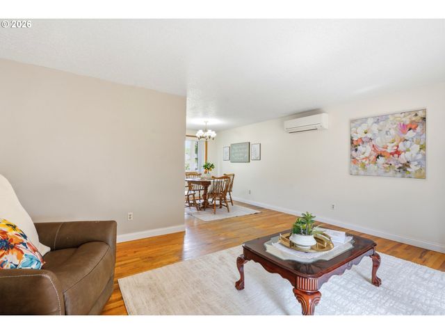 1352 ASTOR Way, Woodburn, OR 97071