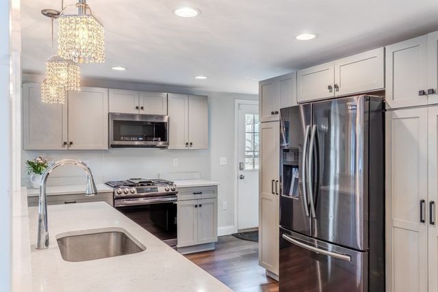 4 Will Sawyer St, Peabody, MA 01960