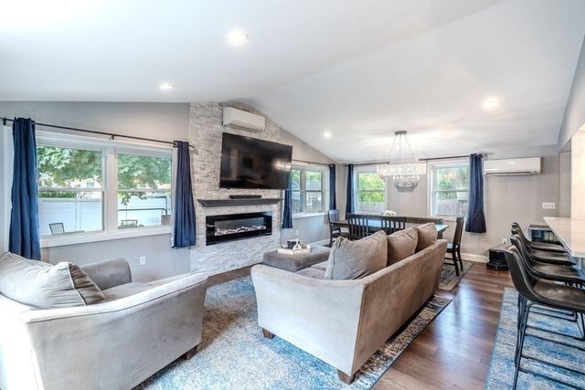 4 Will Sawyer St, Peabody, MA 01960