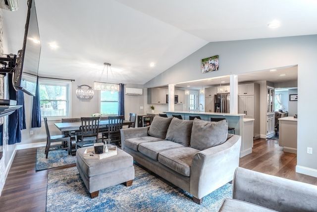 4 Will Sawyer St, Peabody, MA 01960