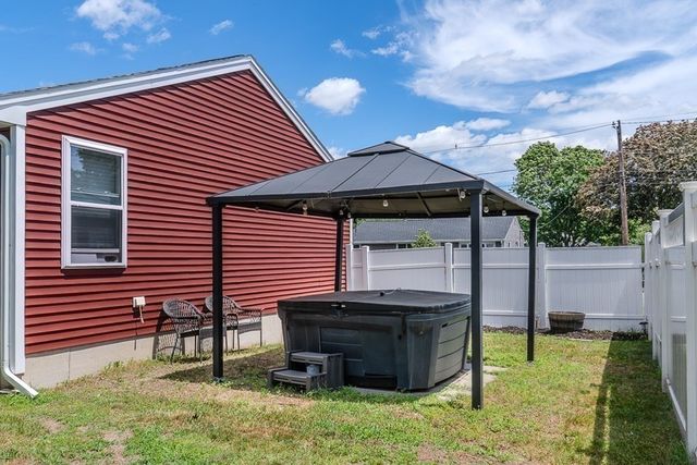 4 Will Sawyer St, Peabody, MA 01960