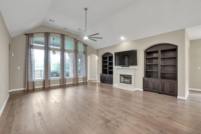 107 Grove Clover Lane, Montgomery, TX 77316