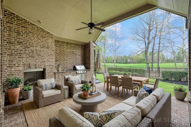 107 Grove Clover Lane, Montgomery, TX 77316