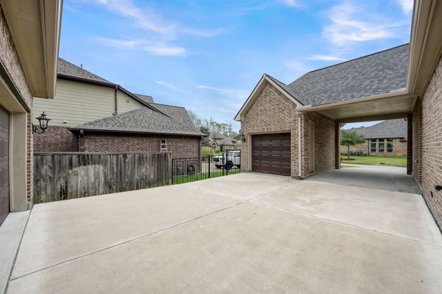 107 Grove Clover Lane, Montgomery, TX 77316