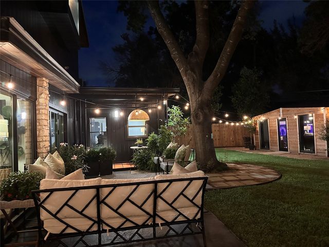2401 Jarratt Ave, Austin, TX 78703