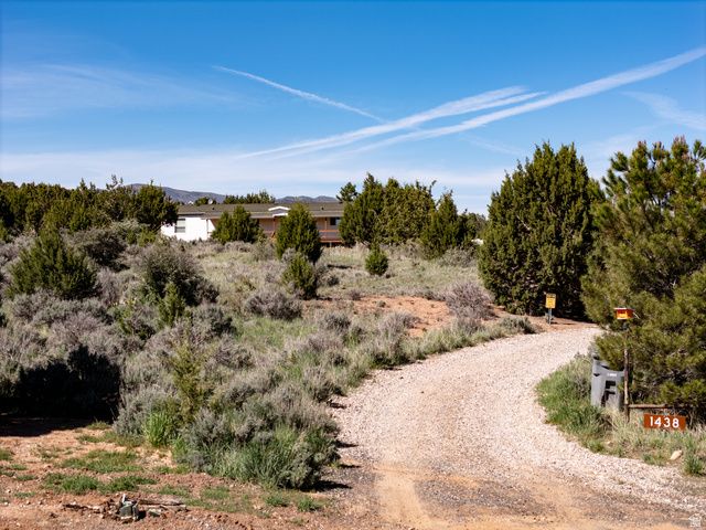 1438 S 2300 E, New Harmony, UT 84757