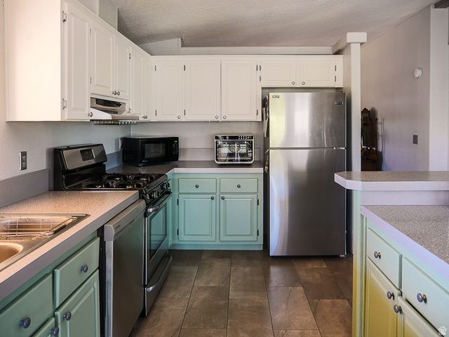 1438 S 2300 E, New Harmony, UT 84757
