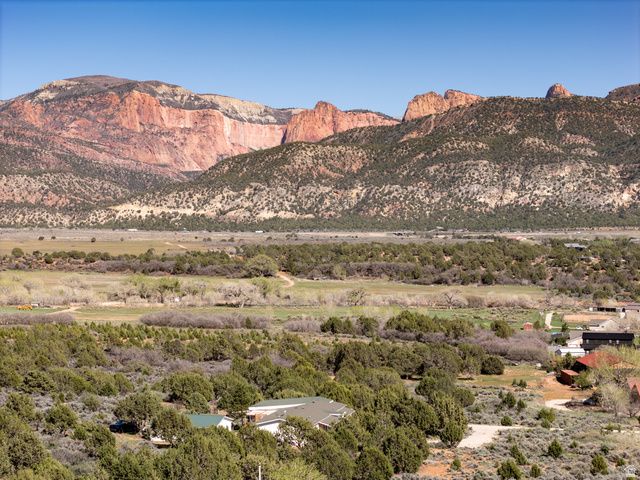 1438 S 2300 E, New Harmony, UT 84757