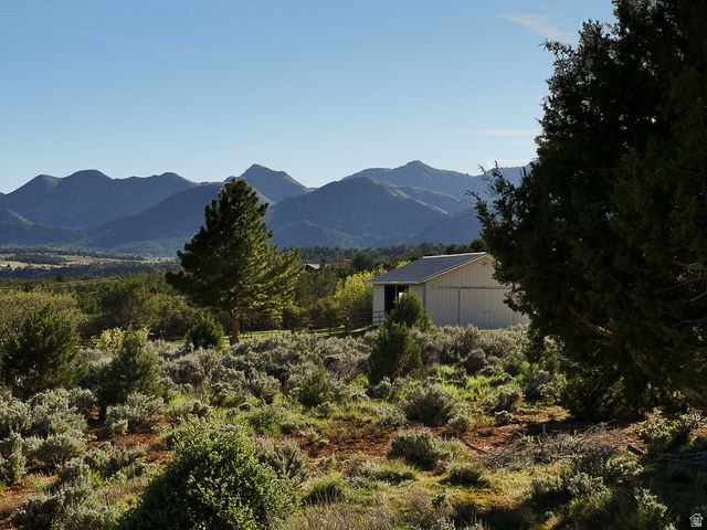 1438 S 2300 E, New Harmony, UT 84757
