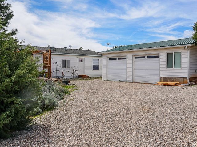 1438 S 2300 E, New Harmony, UT 84757