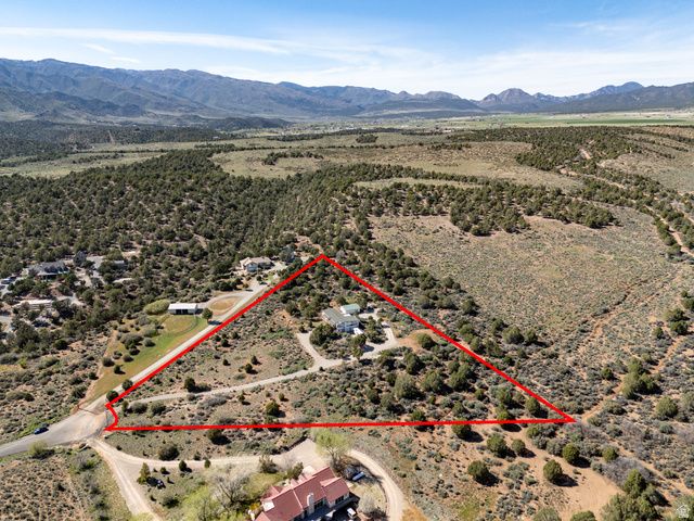 1438 S 2300 E, New Harmony, UT 84757