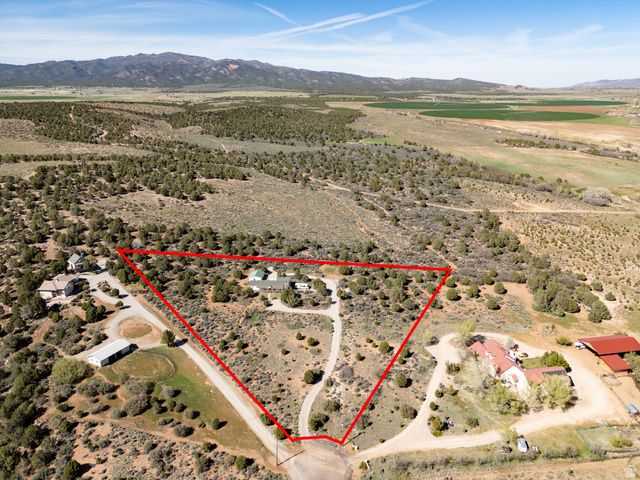 1438 S 2300 E, New Harmony, UT 84757