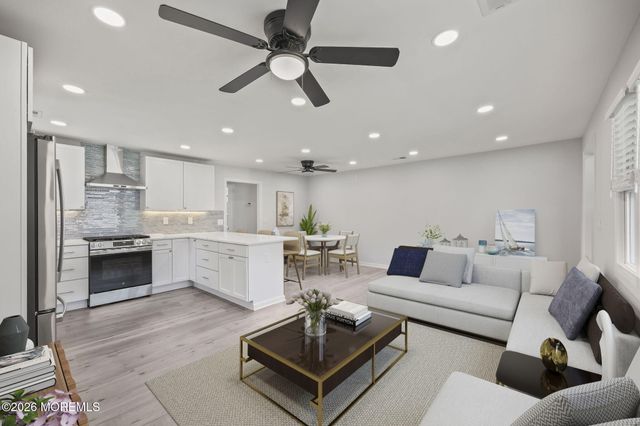 28 Pearl Drive, Howell, NJ 07731