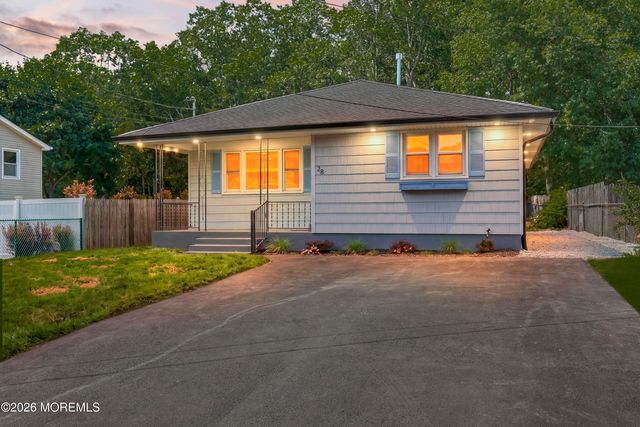 28 Pearl Drive, Howell, NJ 07731