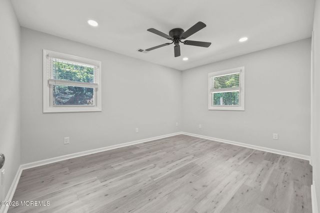 28 Pearl Drive, Howell, NJ 07731