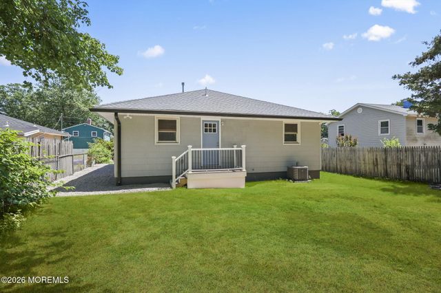 28 Pearl Drive, Howell, NJ 07731