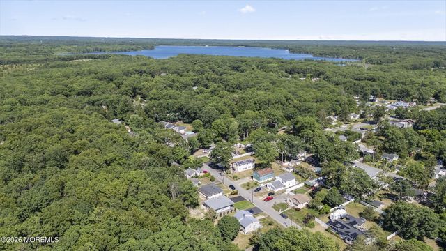 28 Pearl Drive, Howell, NJ 07731