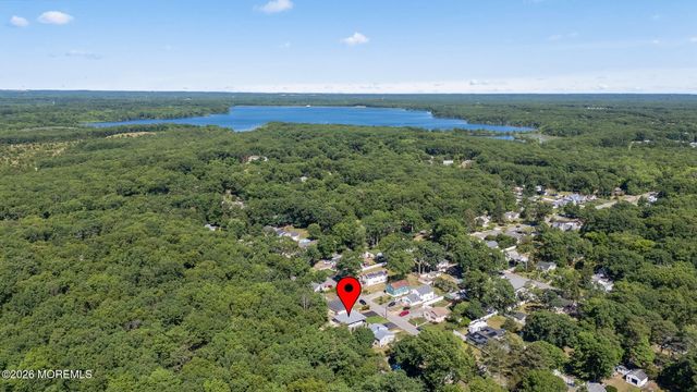 28 Pearl Drive, Howell, NJ 07731