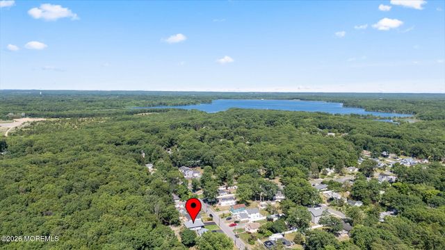28 Pearl Drive, Howell, NJ 07731
