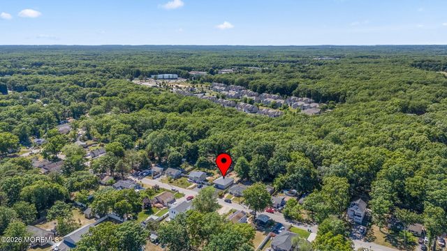 28 Pearl Drive, Howell, NJ 07731