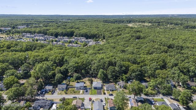 28 Pearl Drive, Howell, NJ 07731