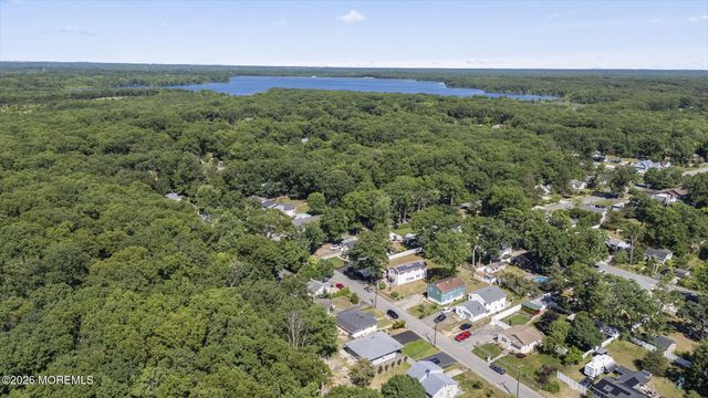 28 Pearl Drive, Howell, NJ 07731