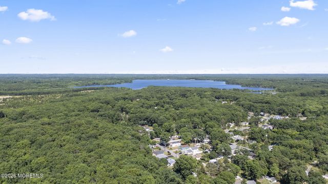 28 Pearl Drive, Howell, NJ 07731