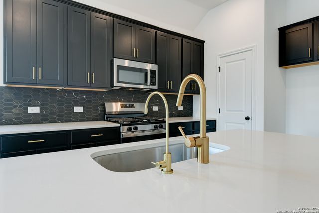 1414 Lockett Falls, San Antonio, TX 78245