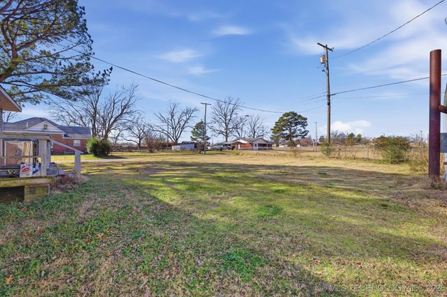 219 SE 1st Street, Checotah, OK 74426
