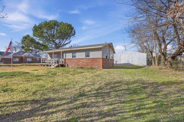 219 SE 1st Street, Checotah, OK 74426
