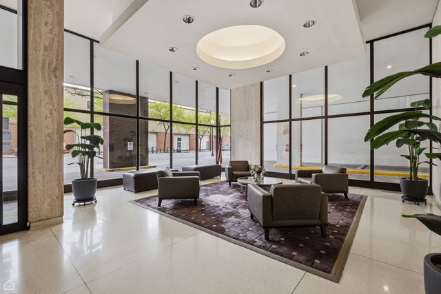 1636 N WELLS Street 2215, Chicago, IL 60614