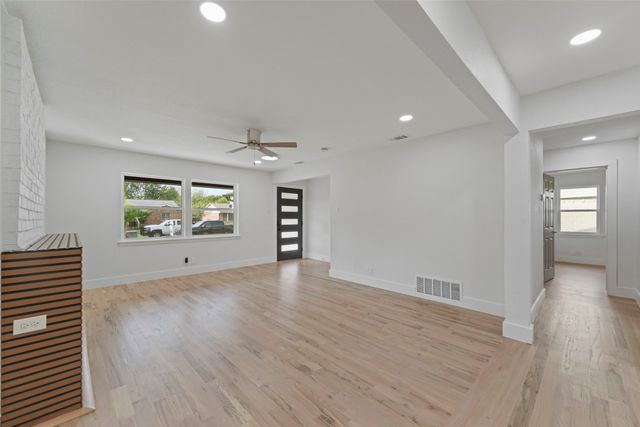 11046 Delford Circle, Dallas, TX 75228