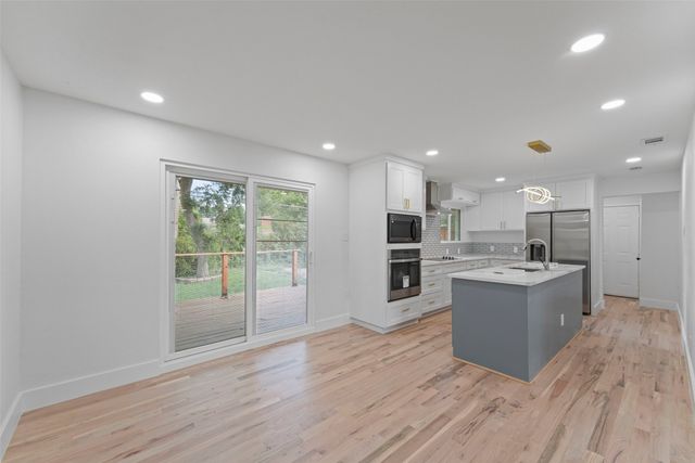 11046 Delford Circle, Dallas, TX 75228