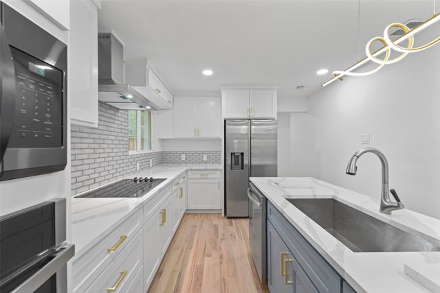 11046 Delford Circle, Dallas, TX 75228