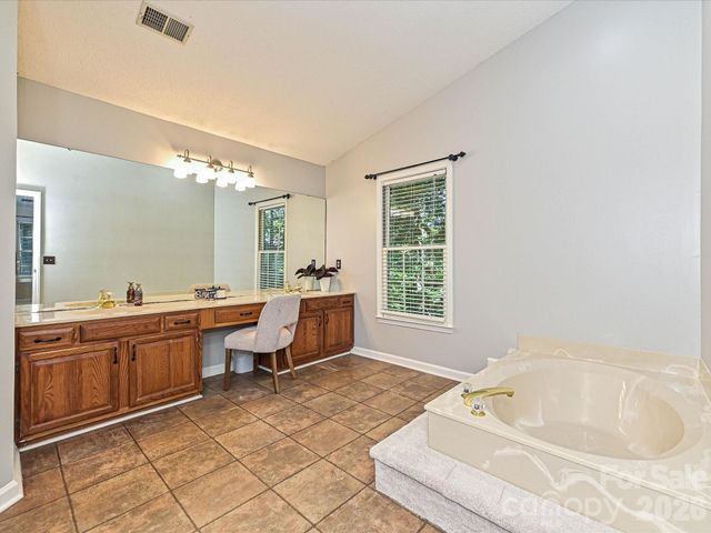 8717 Doe Path Lane, Huntersville, NC 28078