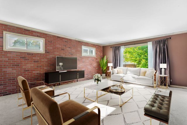 17816 Commercial Avenue, Lansing, IL 60438