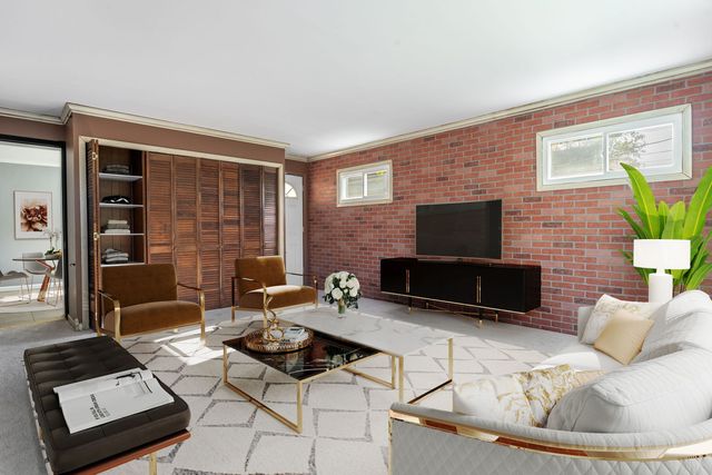 17816 Commercial Avenue, Lansing, IL 60438