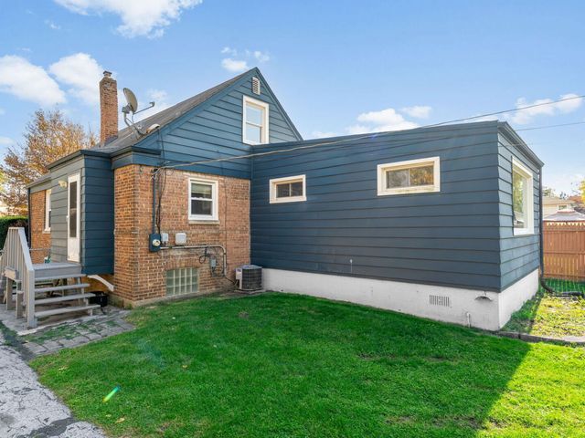 17816 Commercial Avenue, Lansing, IL 60438