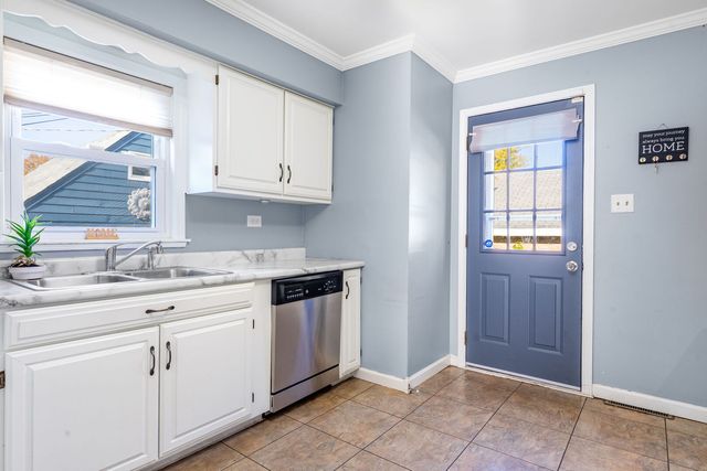 17816 Commercial Avenue, Lansing, IL 60438