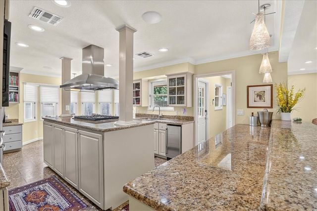 334 Cape Cod Dr, Corpus Christi, TX 78412