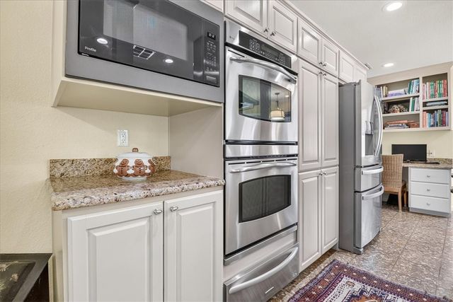 334 Cape Cod Dr, Corpus Christi, TX 78412