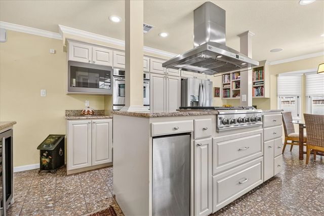 334 Cape Cod Dr, Corpus Christi, TX 78412