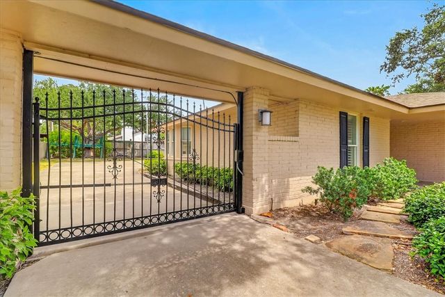 334 Cape Cod Dr, Corpus Christi, TX 78412