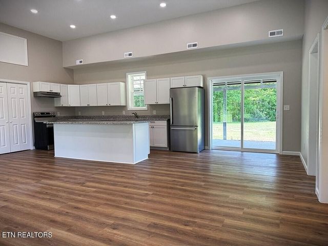 246 Ralph Spivey Lane, Gainesboro, TN 38562