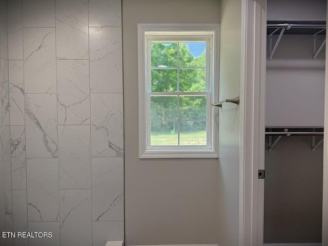 246 Ralph Spivey Lane, Gainesboro, TN 38562