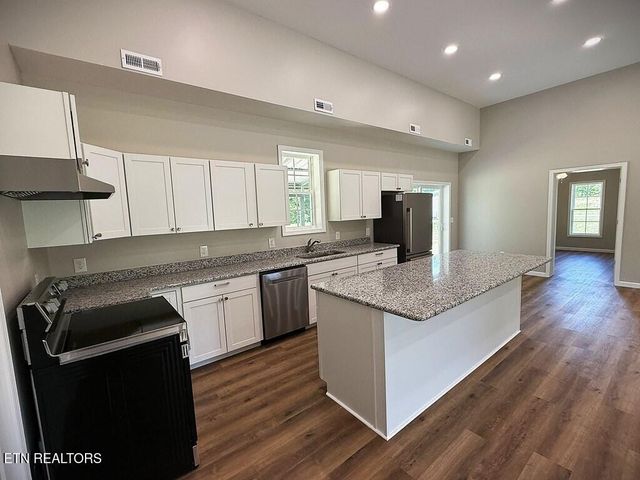 246 Ralph Spivey Lane, Gainesboro, TN 38562