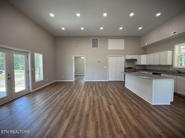 246 Ralph Spivey Lane, Gainesboro, TN 38562